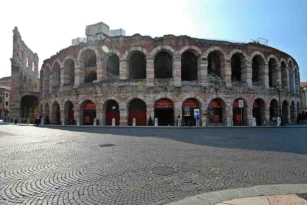 Pontos turísticos da Itália, Arena de Verona