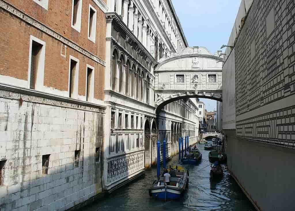 Pontos turísticos da Itália, Pontes dos Suspiros