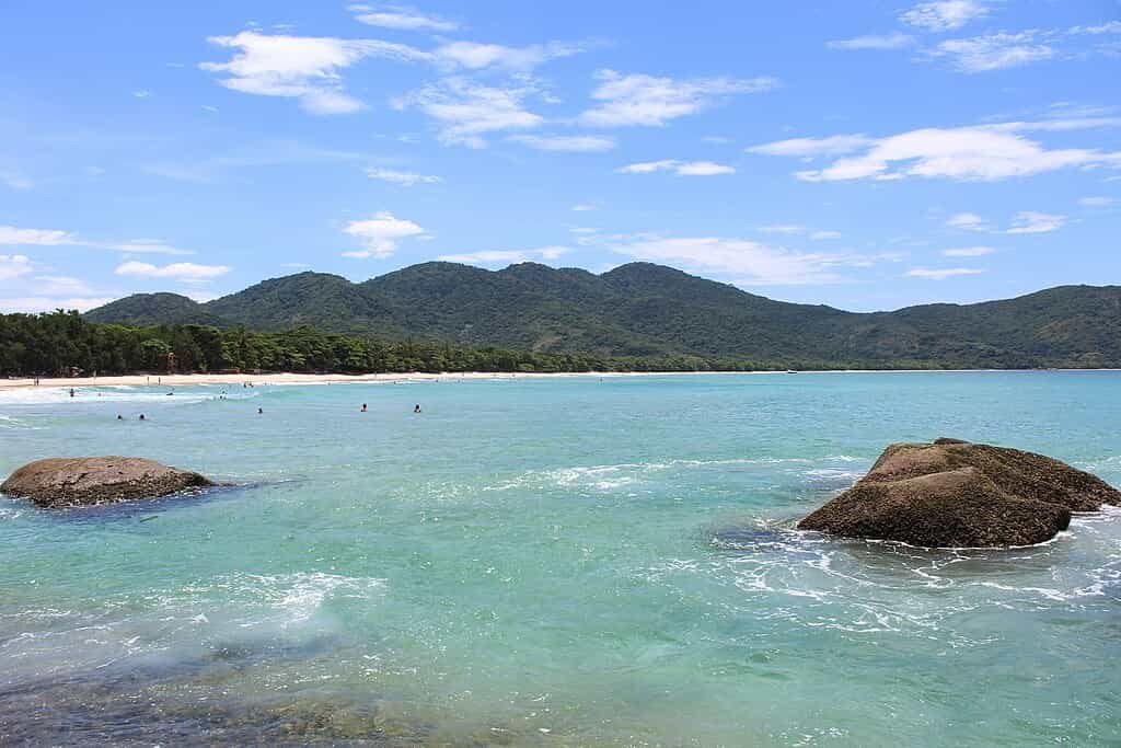 Praias em Ilha Grande, Lopes Mendes